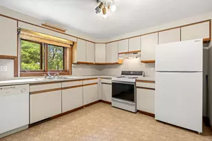 5 Tsienneto Rd, Derry, NH 03038 - Photo 4