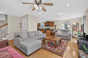 14 Holton Cir, Londonderry, NH 03053 - Photo 4
