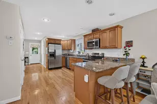 14 Holton Cir, Londonderry, NH 03053 - Photo 6