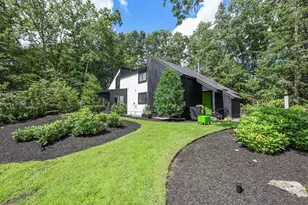 10 Deacon Dr, Nashua, NH 03063 - Photo 2