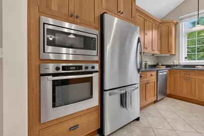 122 Island Pond Road, Derry, NH 03038 - Photo 12