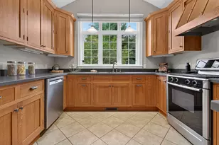 122 Island Pond Rd, Derry, NH 03038 - Photo 8