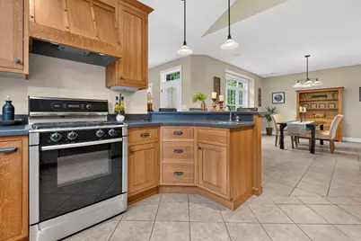 122 Island Pond Road, Derry, NH 03038 - Photo 10