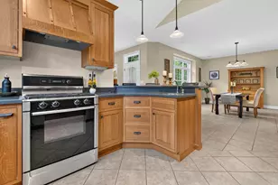 122 Island Pond Rd, Derry, NH 03038 - Photo 10