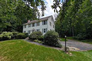 2 Nutfield Dr, Londonderry, NH 03053 - Photo 4
