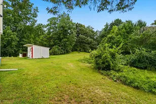 33 Beacon Hill Rd, Derry, NH 03038 - Photo 32