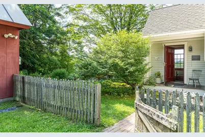 509 Elm Street, Claremont, NH 03743 - Photo 6