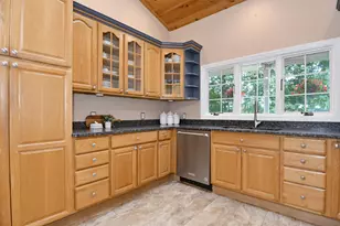 17 Olde English Rd, Bedford, NH 03110 - Photo 6