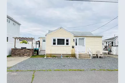 24 Wall Street, Hampton, NH 03842 - Photo 1