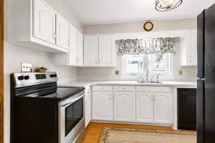 16 Lessard St, Nashua, NH 03064 - Photo 10
