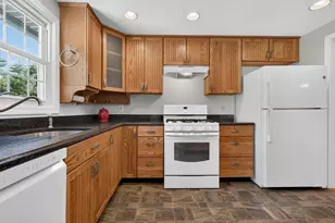 31 Wood Hawk Way, Litchfield, NH 03052 - Photo 8