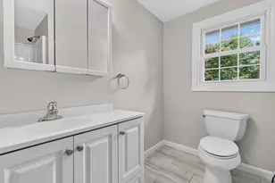 31 Wood Hawk Way, Litchfield, NH 03052 - Photo 20