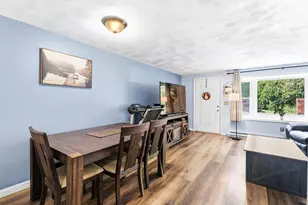 105 Stonegate Ln, Derry, NH 03038 - Photo 6