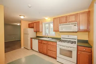 7 Rainbow Dr, Londonderry, NH 03053 - Photo 8
