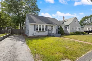 17 Lund St, Nashua, NH 03060 - Photo 2
