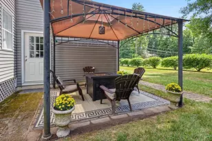 13 Patricia St, Windham, NH 03087 - Photo 38