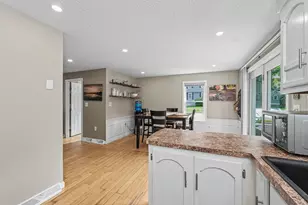 47 Burgundy Dr, Nashua, NH 03062 - Photo 8