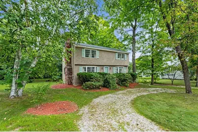 8 Sullivan Avenue, Salem, NH 03079 - Photo 2