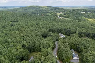 14 Fieldstone Dr, Amherst, NH 03031 - Photo 2
