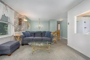 7 Woods Dr, Newmarket, NH 03857 - Photo 2
