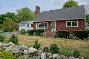 354 Wallis Rd, Rye, NH 03870 - Photo 1