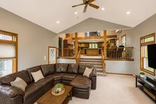 14 Shasta Dr, Londonderry, NH 03053 - Photo 4
