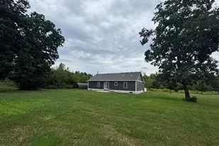 106 Whitcomb Rd, Swanzey, NH 03446 - Photo 2