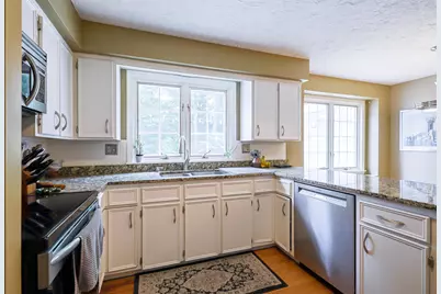 20 Buttonwood Road, Bedford, NH 03110 - Photo 10