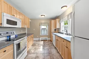 40 Old Sandown Rd, Chester, NH 03036 - Photo 10