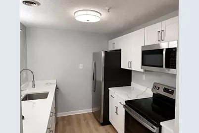 2 Mayfair Lane #101, Nashua, NH 03063 - Photo 4
