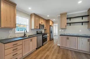 25 Seabreeze Dr, North Hampton, NH 03862 - Photo 2