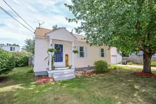4 Woodbury Ln, Bedford, NH 03110 - Photo 1