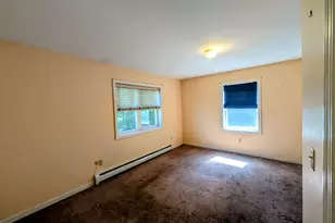 33 Chestnut St, Claremont, NH 03743 - Photo 12