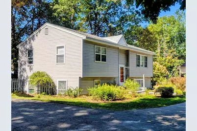 33 Chestnut Street, Claremont, NH 03743 - Photo 2