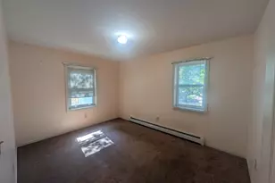 33 Chestnut St, Claremont, NH 03743 - Photo 14