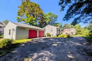 33 Chestnut St, Claremont, NH 03743 - Photo 28