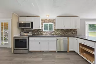 10 Davis Ln, New Boston, NH 03070 - Photo 10