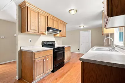 134 S Main Street, Newton, NH 03858 - Photo 6