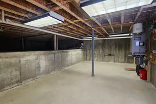 188 Wall St, Springfield, VT 05156 - Photo 32