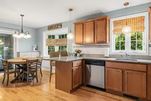 29 Locksley Ln, Raymond, NH 03077 - Photo 8