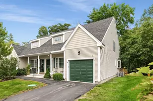 29 Locksley Ln, Raymond, NH 03077 - Photo 1