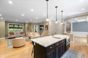 137 Garland Dr, Pelham, NH 03076 - Photo 6