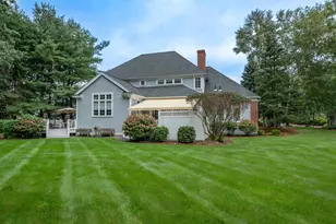 4 Crestwood Ln, Nashua, NH 03062 - Photo 2