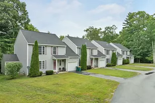 166 Sandown Rd, Fremont, NH 03044 - Photo 2