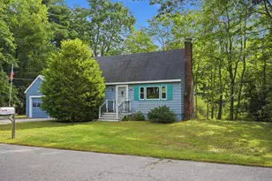 7 Fran Ave, Plaistow, NH 03865 - Photo 2