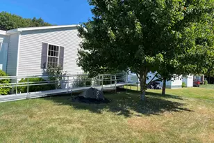 35 Tricia St, Seabrook, NH 03874 - Photo 4