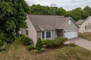7 Country Ln, East Kingston, NH 03827 - Photo 2