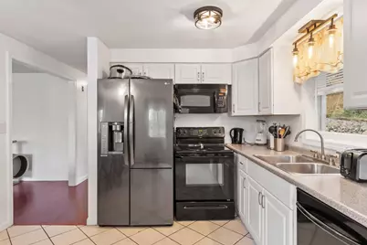 786 Mammoth Road, Manchester, NH 03104 - Photo 10
