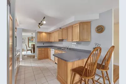 110 Pheasant Lane, Manchester, NH 03109 - Photo 6
