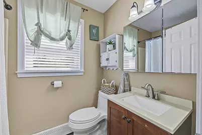 176 Stanton Street, Manchester, NH 03103 - Photo 8